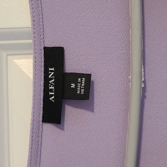 Womens Top, Medium, Lavender - Picture 3 of 3